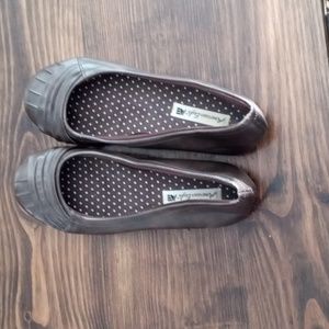 Brown shoes. Size 6 1/2